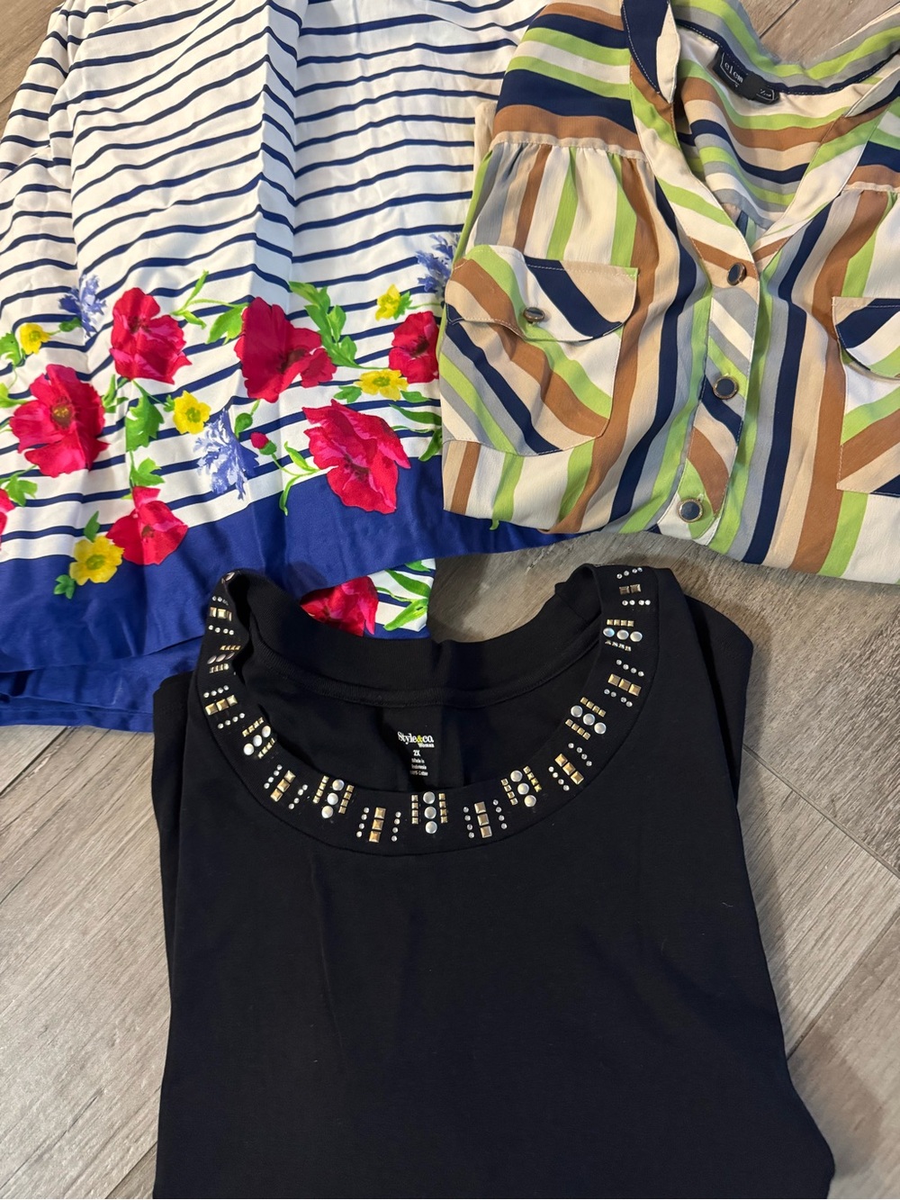 Set of 3  Plus size 2X dress and 2 blouses
